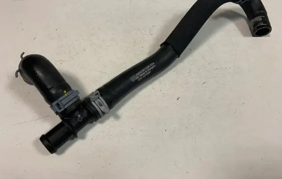 Audi Q7 4M Engine coolant pipe/hose 4M0819372BR