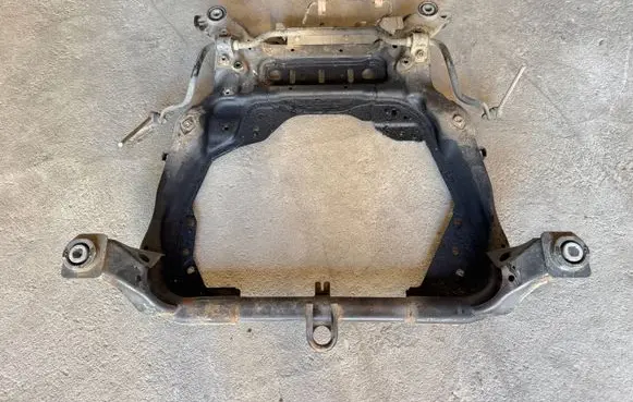 Land Rover Evoque I Front subframe 