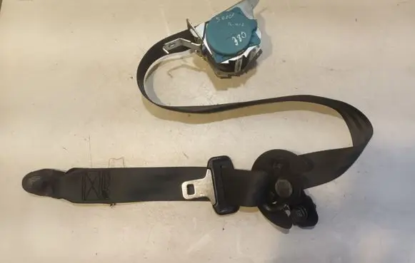 KIA Ceed Rear seatbelt 898101H500