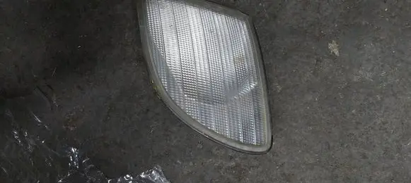 Mercedes-Benz Vito Viano W638 Front indicator light 185510