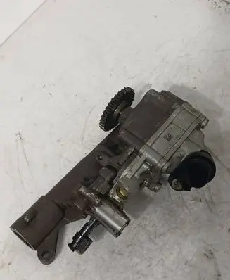 Mercedes-Benz A W176 Oil pump A2701800000