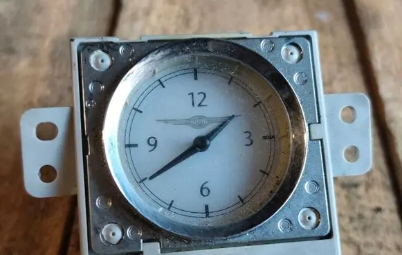 Chrysler PT Cruiser Clock 04602626AB