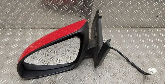 Toyota Yaris Front door electric wing mirror 