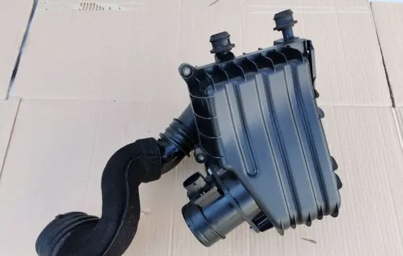 Fiat Tipo Air filter box 51982018