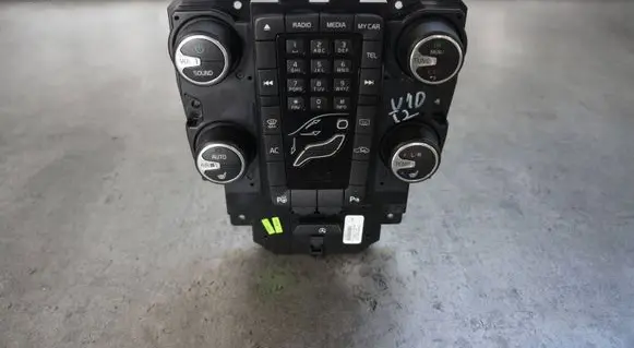 Volvo V40 Cross country Radio/GPS head unit trim 31288103