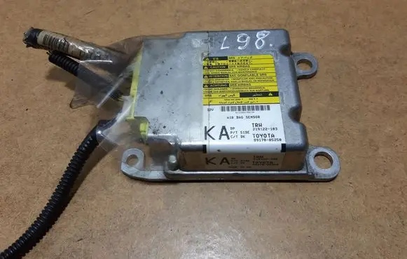 Toyota Avensis T270 Airbag control unit/module 8917005250 219122103