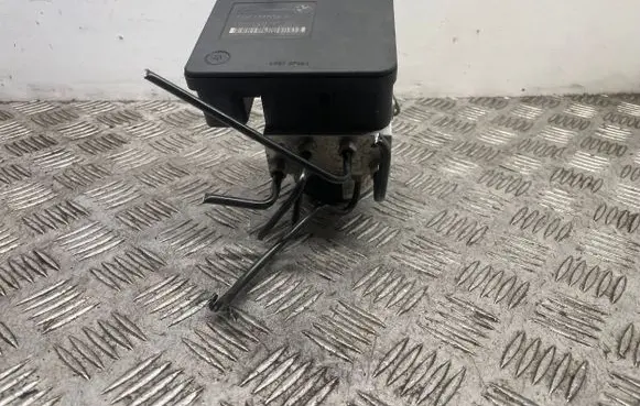 BMW 1 E81 E87 ABS Pump 6777159 6777158