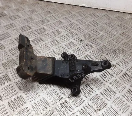 Opel Vectra C Engine mounting bracket 332268673