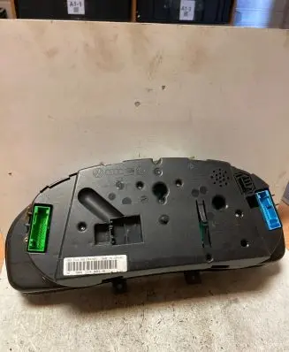 Volkswagen PASSAT B5 Speedometer (instrument cluster) 3B0919881N 110008794023