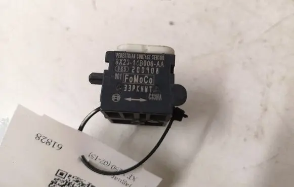 Jaguar XF X250 Airbag deployment crash/impact sensor 6X2314B006AA 200908