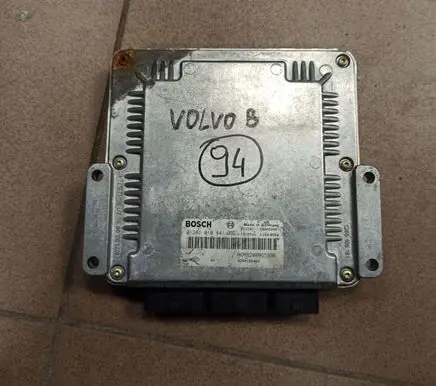 Volvo S40, V40 Engine control unit/module 0281010441