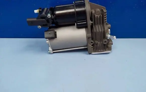 Mercedes-Benz Vito Viano W639 Air suspension compressor/pump A6393200204 A6393200404