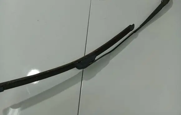 Opel Vectra C Front wiper blade arm M09185813
