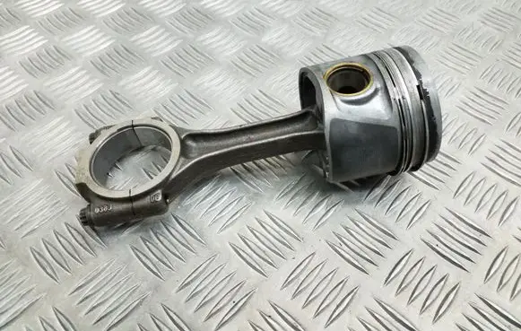 Volkswagen Caddy Piston with connecting rod 03GE 038J V400