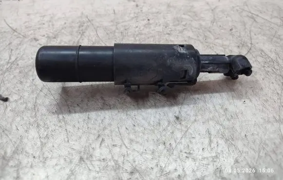 Mercedes-Benz C W204 Headlight washer spray nozzle A2048602747