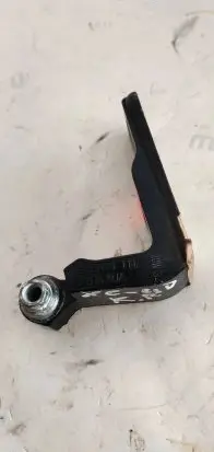 Volvo XC40 Front door lower hinge 31457071