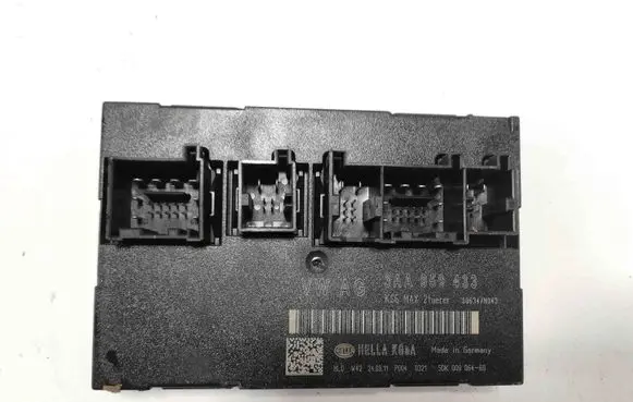 Volkswagen PASSAT B7 Central body control module 3AA959433