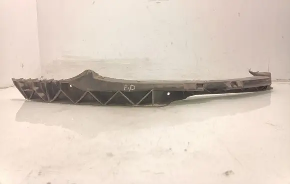 Skoda Octavia Mk2 (1Z) Front bumper mounting bracket 1Z0807184C