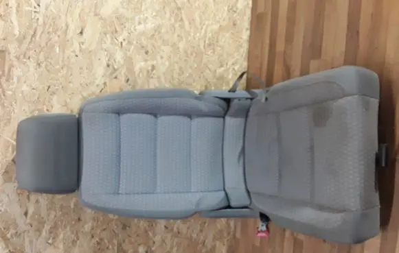 Volkswagen Touran I Second row seats 1T0883063B