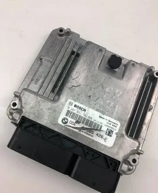 BMW 5 F10 F11 Engine control unit/module ECU 8585426 0281031782