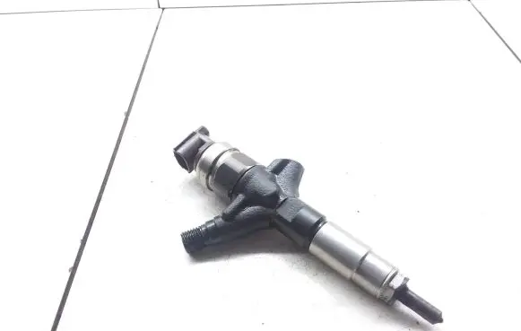 Subaru Legacy Fuel injector GK016013 16613AA020