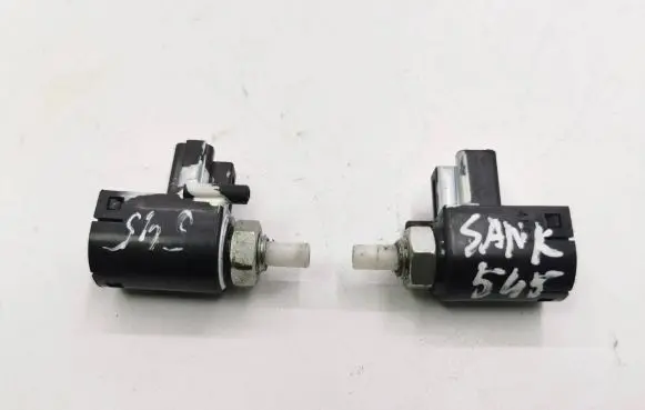 Toyota Auris E180 Clutch pedal sensor CV591