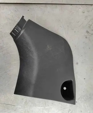 Foot area side trim