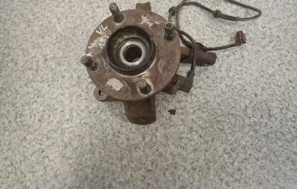 Nissan Almera N16 Front wheel hub spindle knuckle