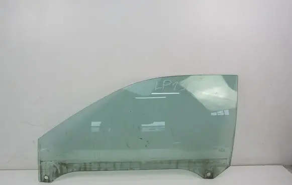 Audi A3 S3 8L Front door window glass four-door 
