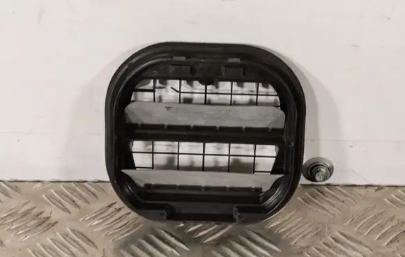Opel Mokka X Quarter panel pressure vent 13502348