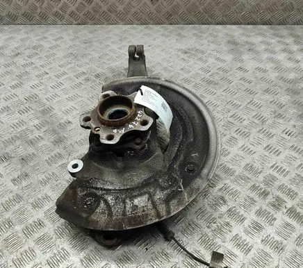 BMW 5 G30 G31 Front wheel hub 6861798