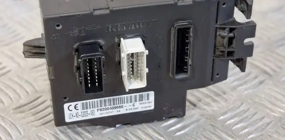 Renault Trafic II (X83) Comfort/convenience module P8200409680 00237357 281187375A