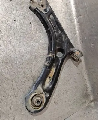 Volkswagen Jetta VI Front lower control arm/wishbone 5C0407151D