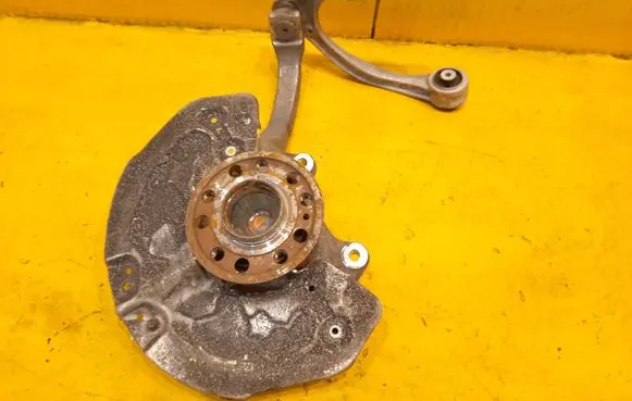 Mercedes-Benz E AMG W213 Front wheel hub spindle knuckle A2133324700