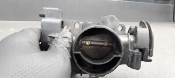 Peugeot 307 Throttle body valve 9642473280