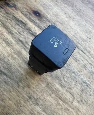 Citroen C5 Aircross Seat heating switch 9812779677