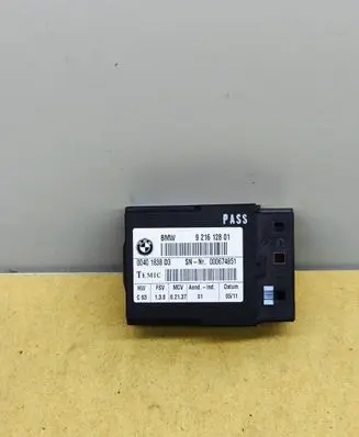 BMW 3 E92 E93 Seat belt adjustment motor 9216128 000674851 00401838D3