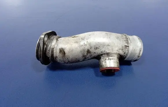 Volkswagen Phaeton Air intake hose/pipe 