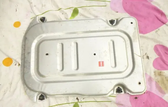 Volkswagen T-Cross Engine splash shield/under tray 2Q0825229B