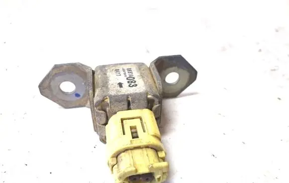 Mitsubishi L200 Airbag deployment crash/impact sensor 8651A083