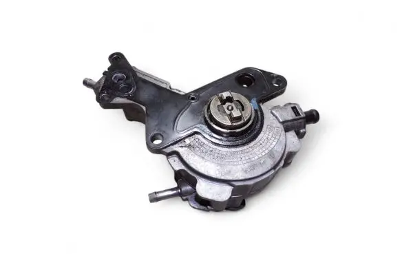 Skoda Fabia Mk2 (5J) Vacuum pump 038145209N 038145215