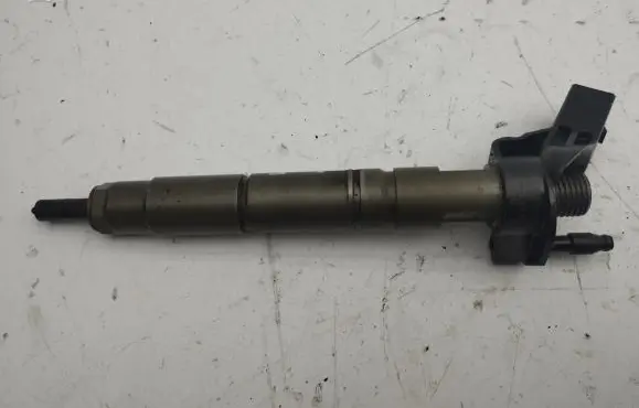Jeep Grand Cherokee (WK) Fuel injector A6420700587 0445115027