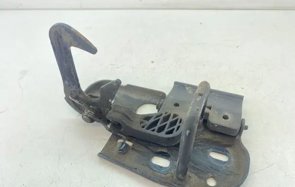 Volkswagen PASSAT B6 Engine bonnet/hood lock/latch loop/hook 3C0823480