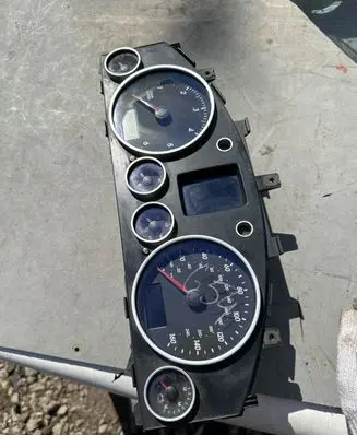 Volkswagen Touareg I Speedometer (instrument cluster) 6033EC2145