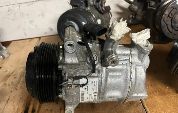 Mercedes-Benz GLC X253 C253 Air conditioning (A/C) compressor (pump) A0008303902