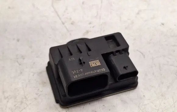 BMW 5 F10 F11 Glow plug pre-heat relay 8570087 12218570087 12217822098