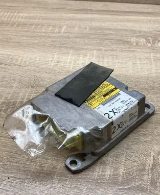 Toyota Avensis T250 Airbag control unit/module 8917005220 215955102