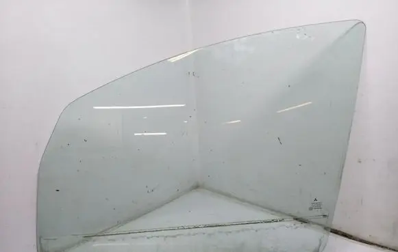 Mitsubishi Colt Front door window glass four-door