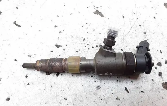 Peugeot 208 Fuel injector 0445110339
