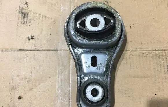 Mercedes-Benz Vito Viano W447 Engine mounting bracket A4472400110